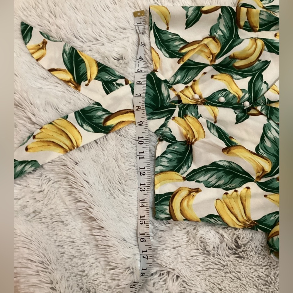 Forever 21 banana theme button tie front cropped top Woman’s size small - Picture 6 of 13